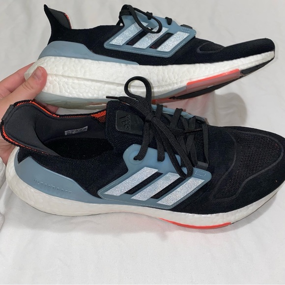 Adidas Ultraboosts Core Black Magic Athletic Shoes - Picture 8 of 8